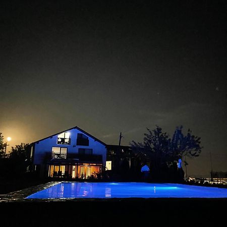 Wineyards Salin Bed & Breakfast Turda Bagian luar foto